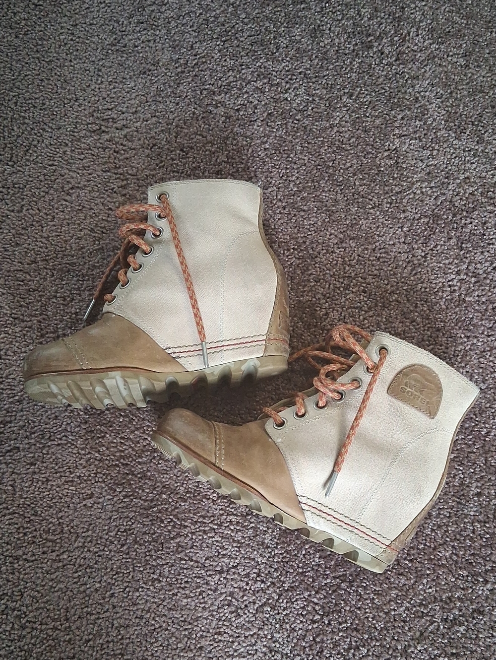 Sorel Women's Tan and Brown Lace-Up Outdoor Boots